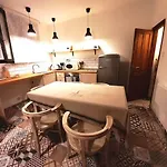 2 Bedroom Near Heroes Square Apartman *