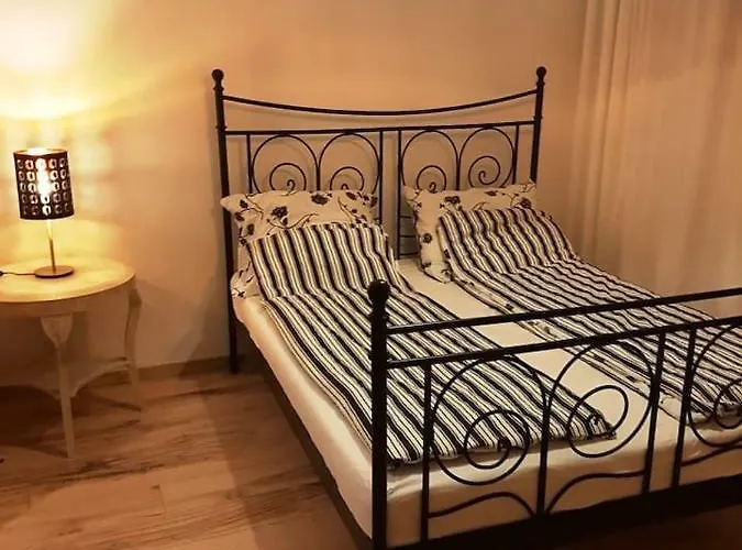 アパート 2 Bedroom Near Heroes Square *