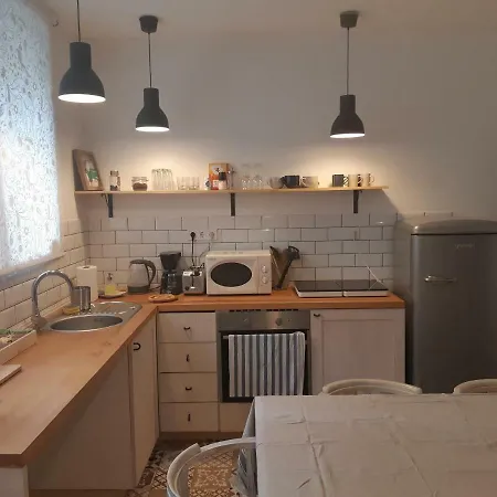 2 Bedroom Near Heroes Square Apartment