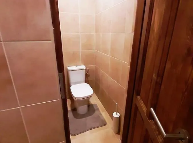 2 Bedroom Near Heroes Square