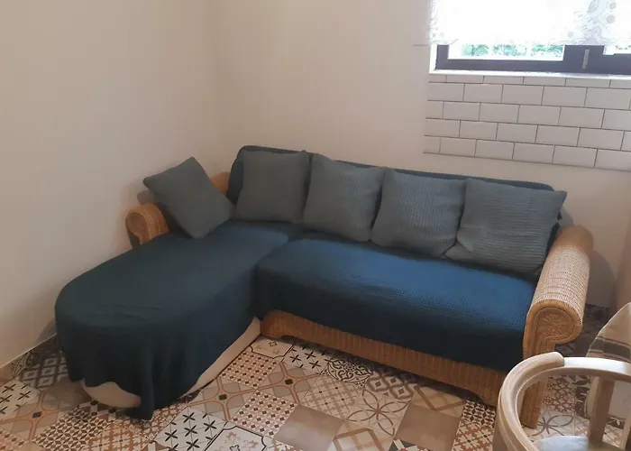 2 Bedroom Near Heroes Square *