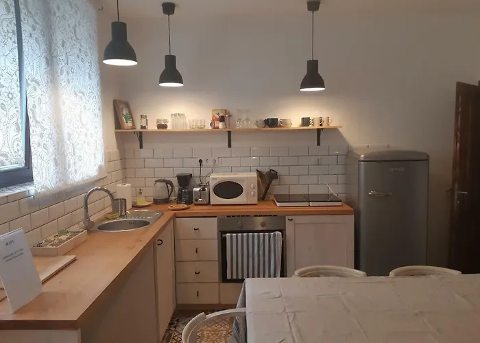 2 Bedroom Near Heroes Square Appartement