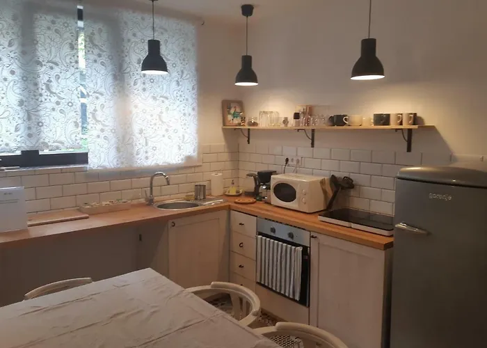 2 Bedroom Near Heroes Square