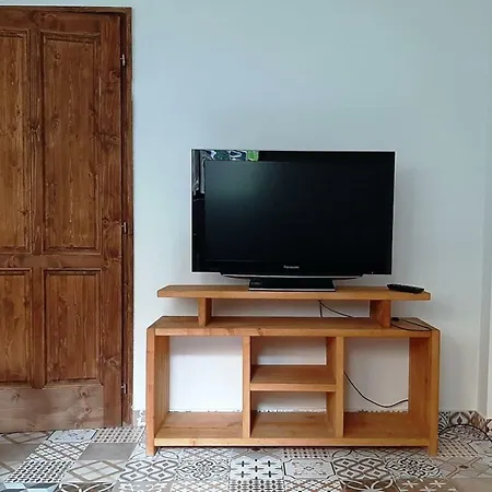2 Bedroom Near Heroes Square Lägenhet