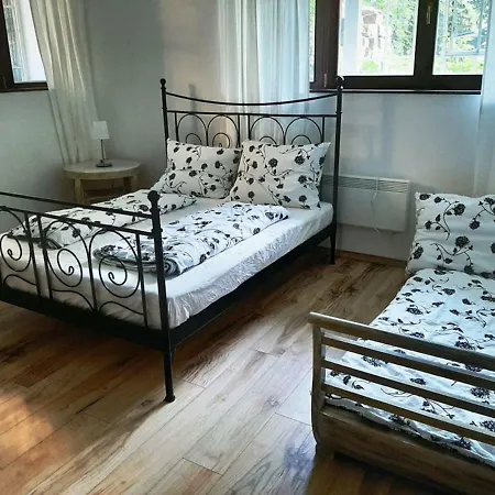 2 Bedroom Near Heroes Square Lägenhet *